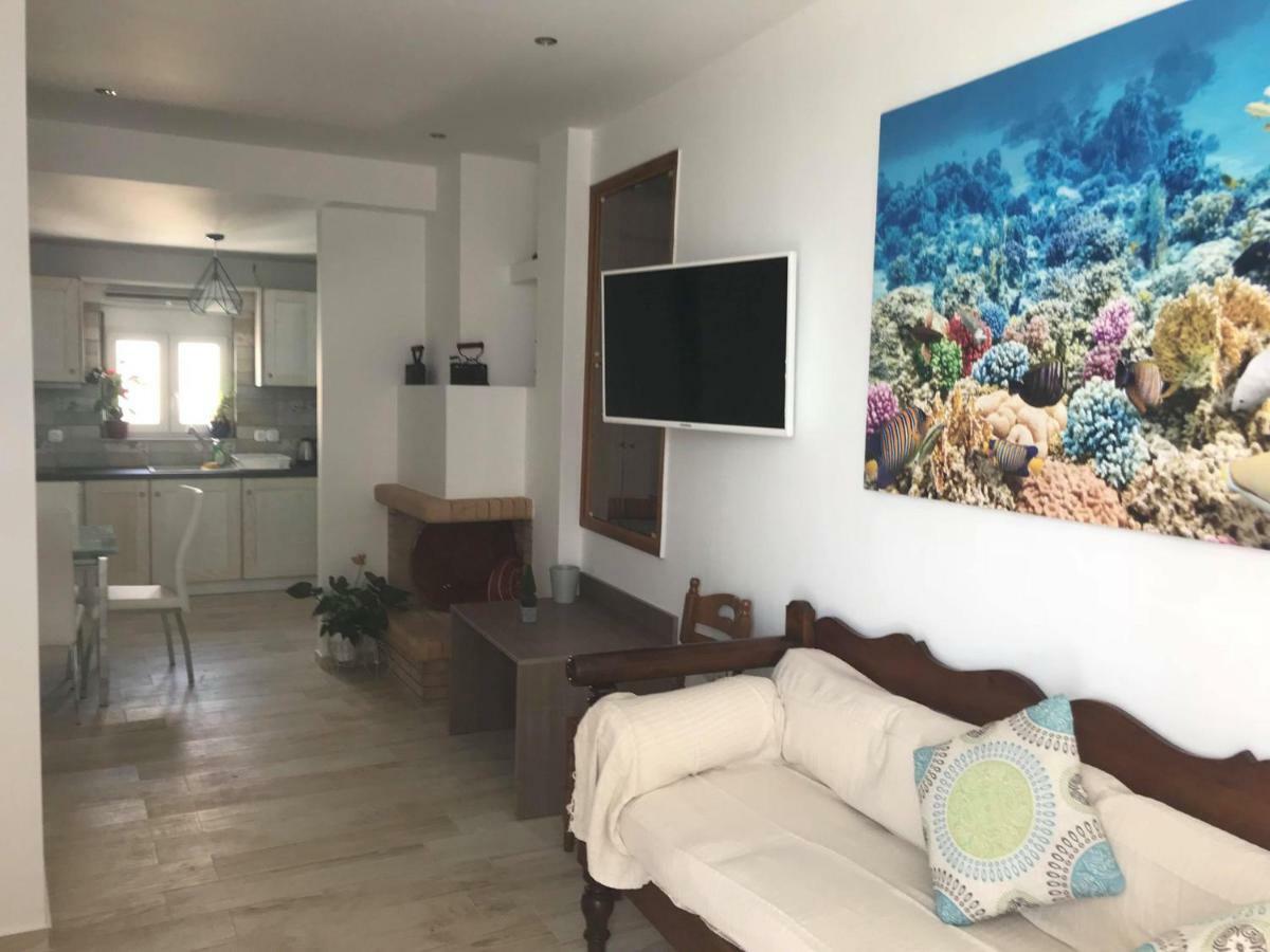 Blue Island Apartment Batsi  Exterior photo
