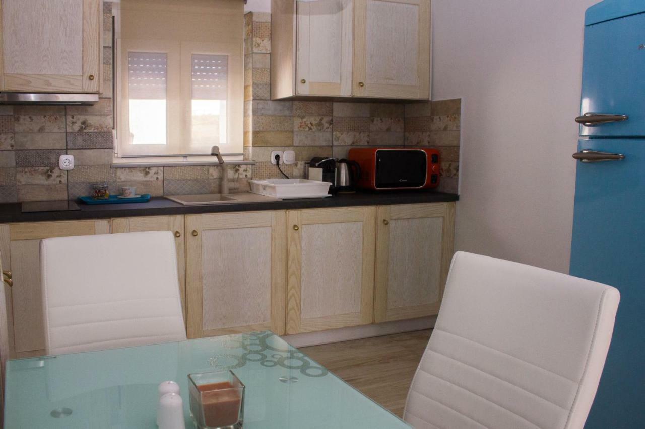 Blue Island Apartment Batsi  Exterior photo